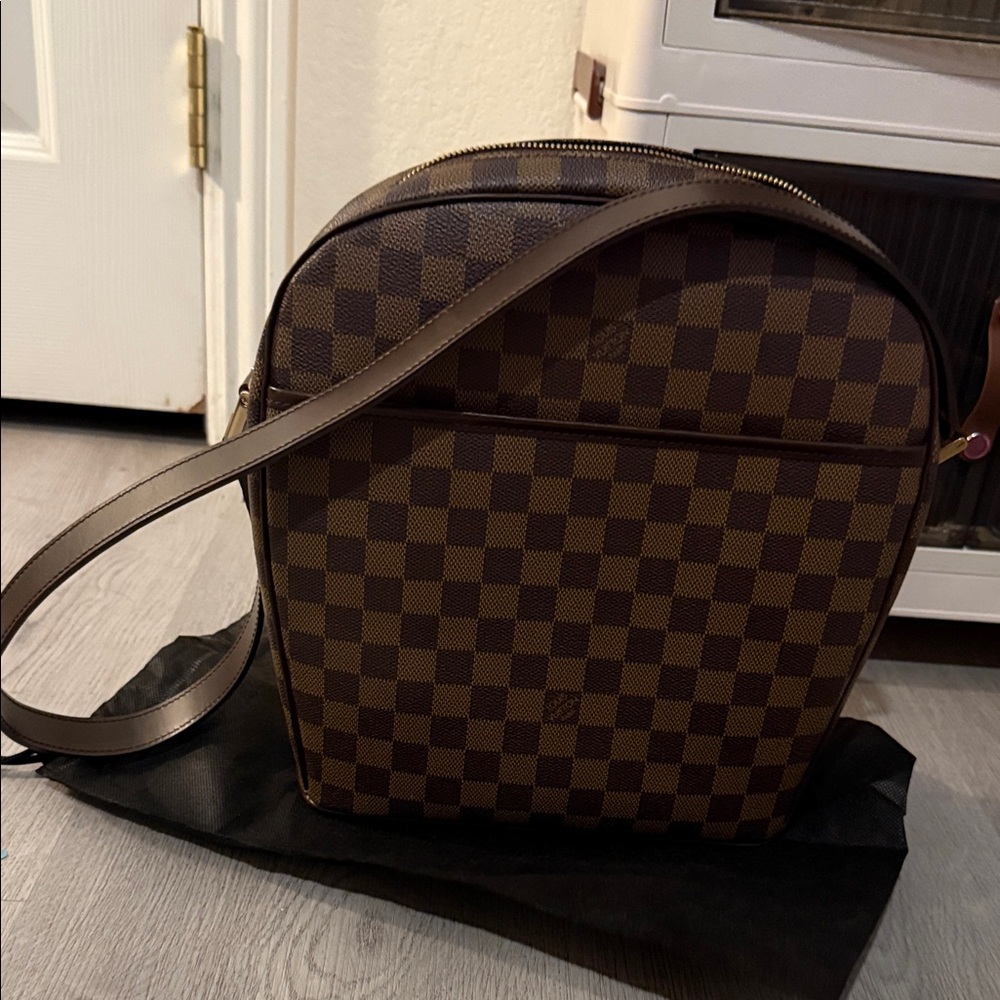 Louis Vuitton Damier Shoulder Purse